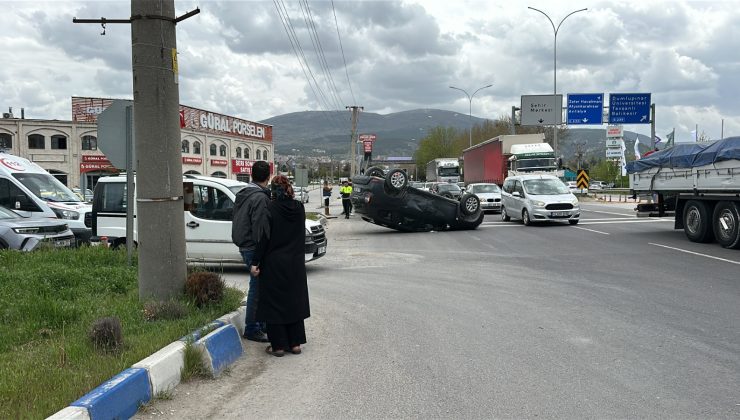 Otomobil takla attı: 2’si çocuk 3 yaralı
